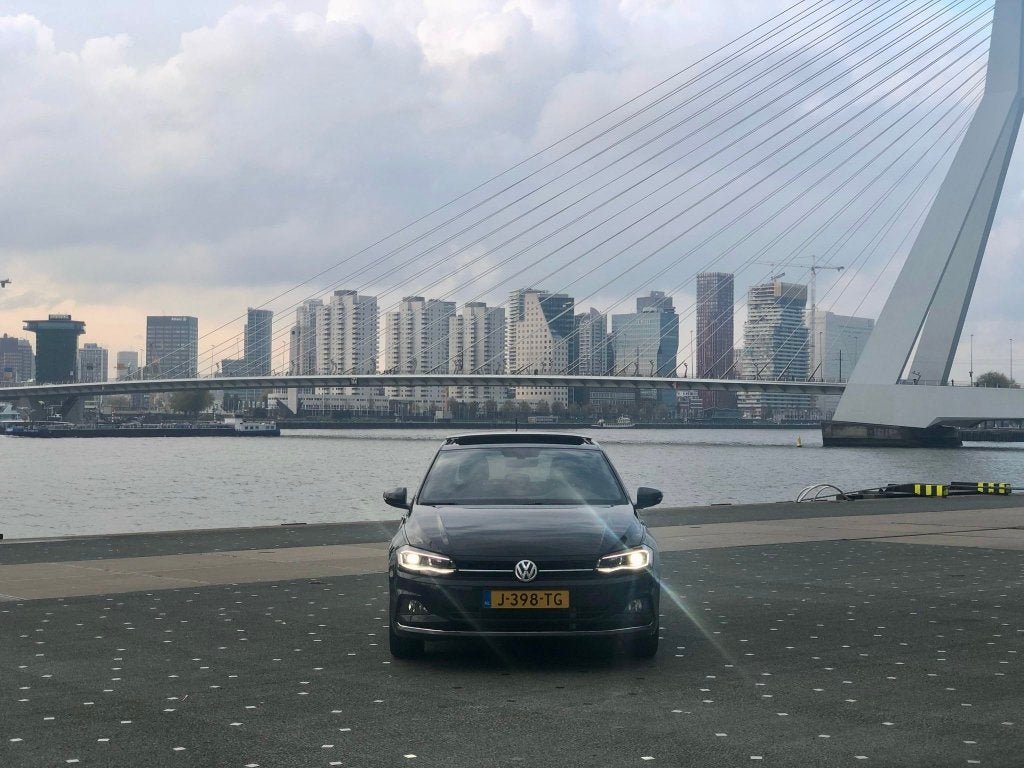 VW Polo Highline DSG| Pano| ACC| CarPlay|APK2028| Dealer OH, Auto's, Zwart, 95 pk, Leder en Stof, 49 €/maand