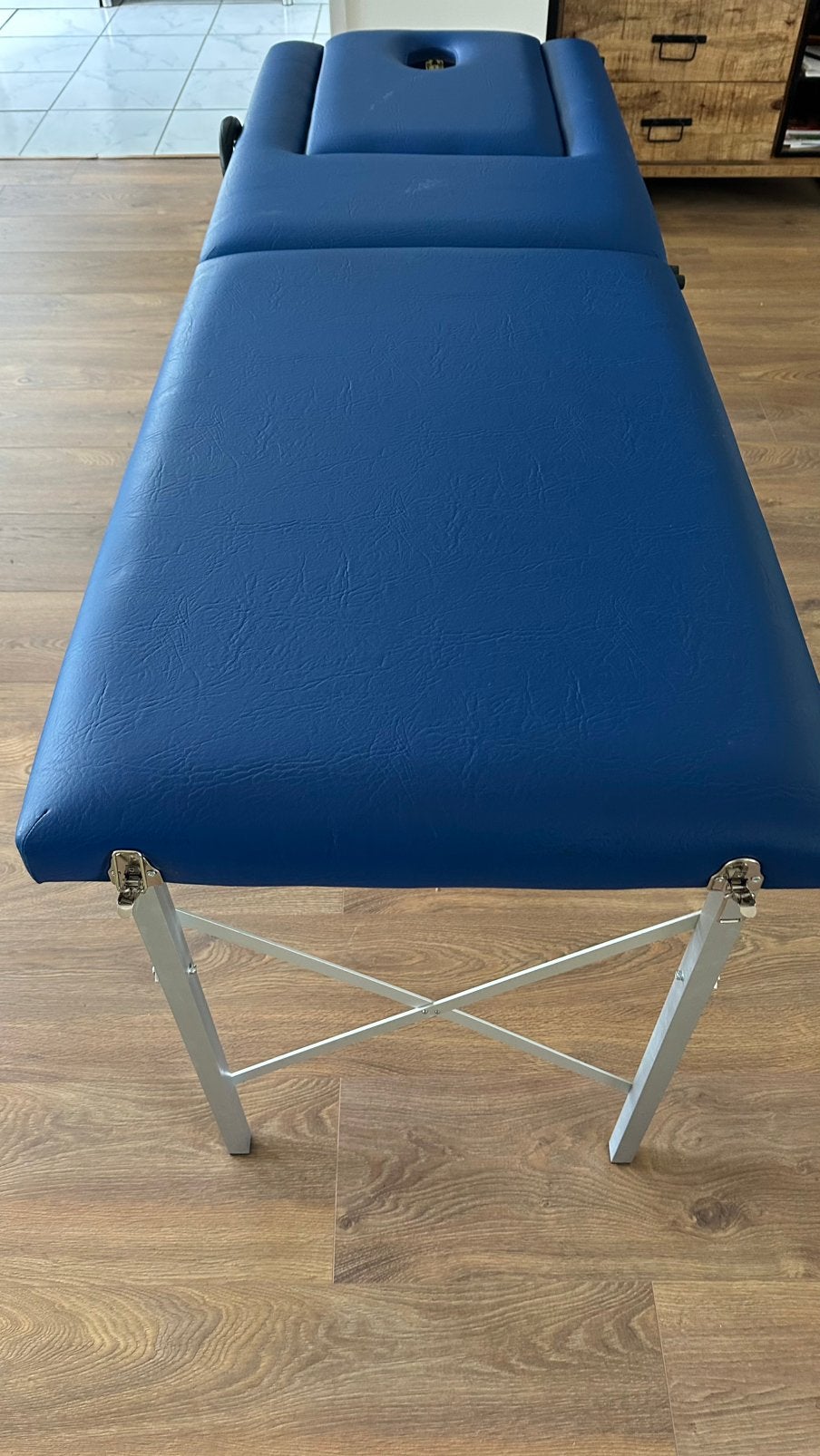 Ongebruikte massage/ behandeltafel. Koffermodel met hoes, Ophalen, Zo goed als nieuw
