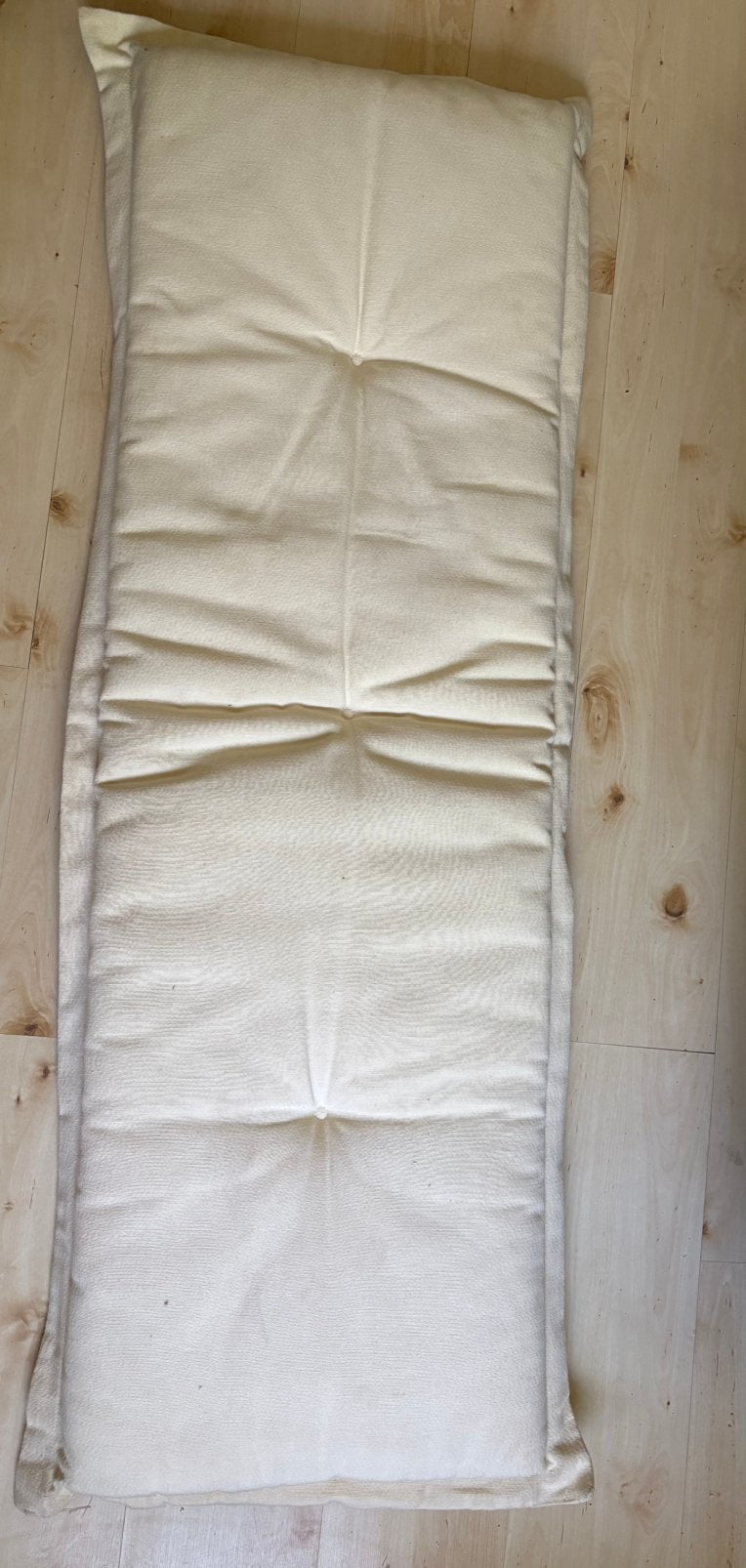 Twee stevige kussens, Ophalen, Zo goed als nieuw, Beige, Rechthoekig