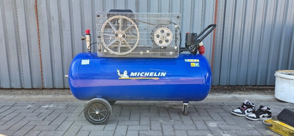 compressor 270L 400V, Ophalen, 400 tot 800 liter/min, Zo goed als nieuw, 6 tot 10 bar