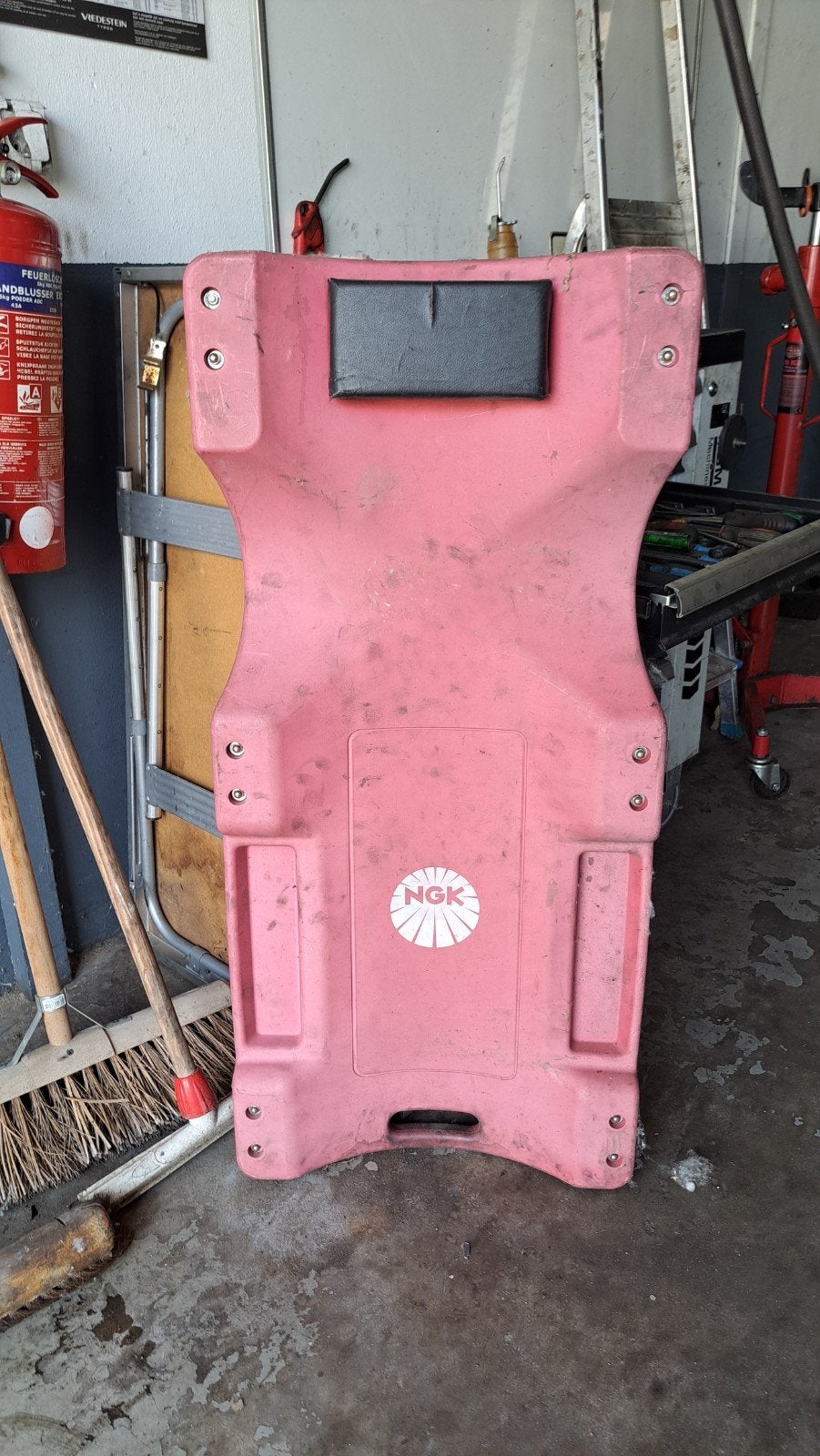 NGK Montagewagen / Ligkar voor Autoreparatie, Ophalen, Gebruikt
