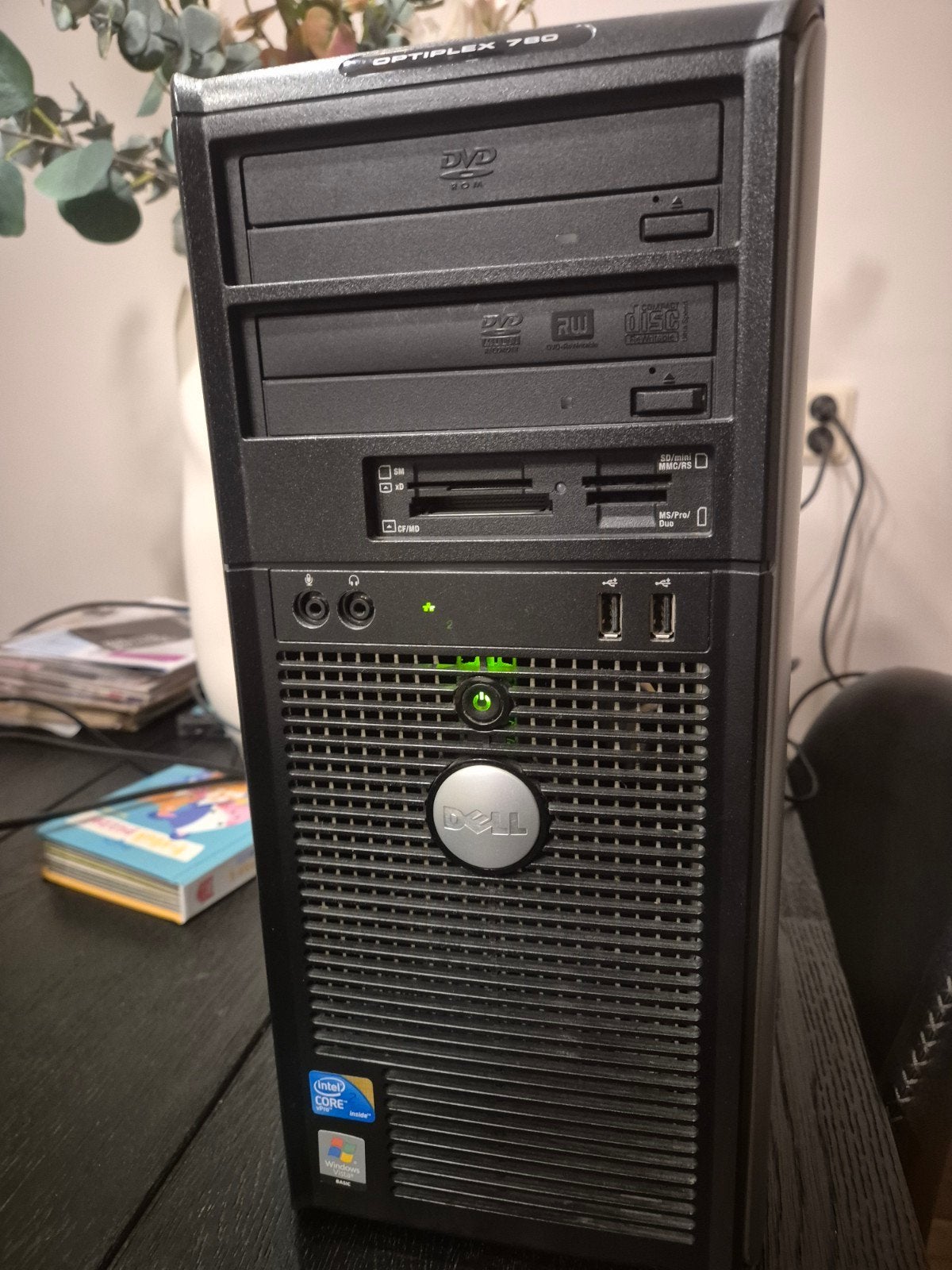 Dell home computer. Ook mogelijk met kleuren beeldscherm;
Op, Computers en Software, Ophalen, 2 tot 3 Ghz