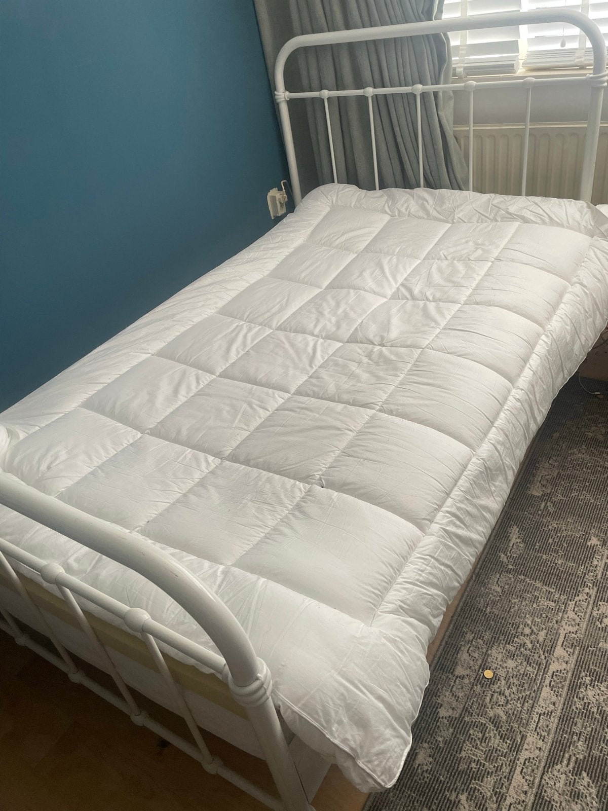 Gratis Tweepersoonsbed 140 breed met matras en topper, Ophalen, Gebruikt, Tweepersoons, 140 cm