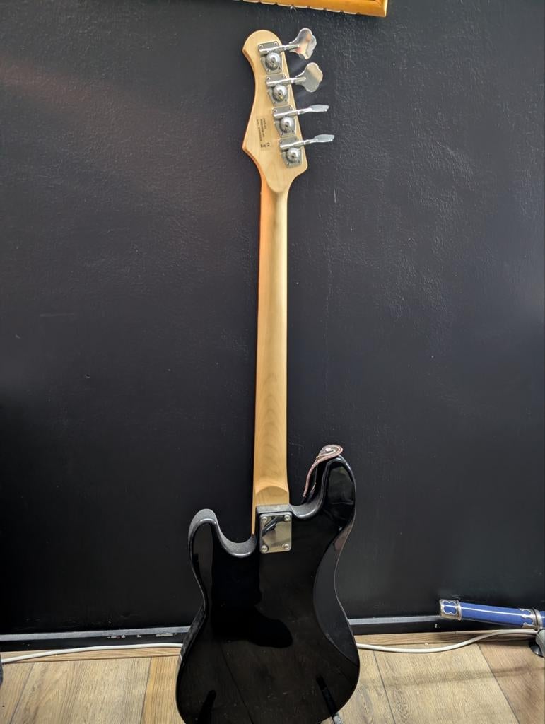 Fretloze Basgitaar - Weinig gebruikt, Muziek en Instrumenten, Snaarinstrumenten | Gitaren | Bas, Ophalen of Verzenden, Gebruikt