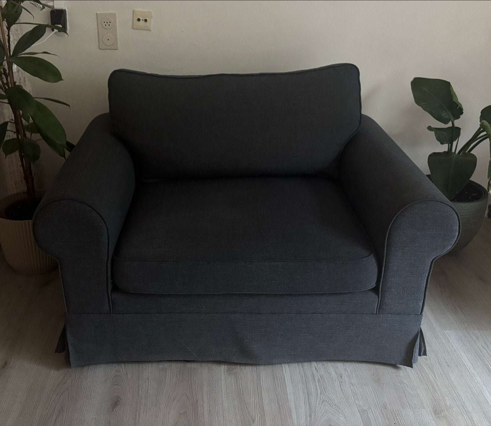 Comfortabele donkergrijze loveseat, Ophalen, Gebruikt, 75 tot 100 cm, 100 tot 125 cm