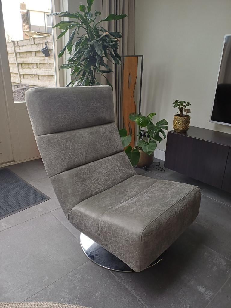 Pronto draaibare stoel in suedine stof, Ophalen, Modern, Draaibaar, Zo goed als nieuw, Eén