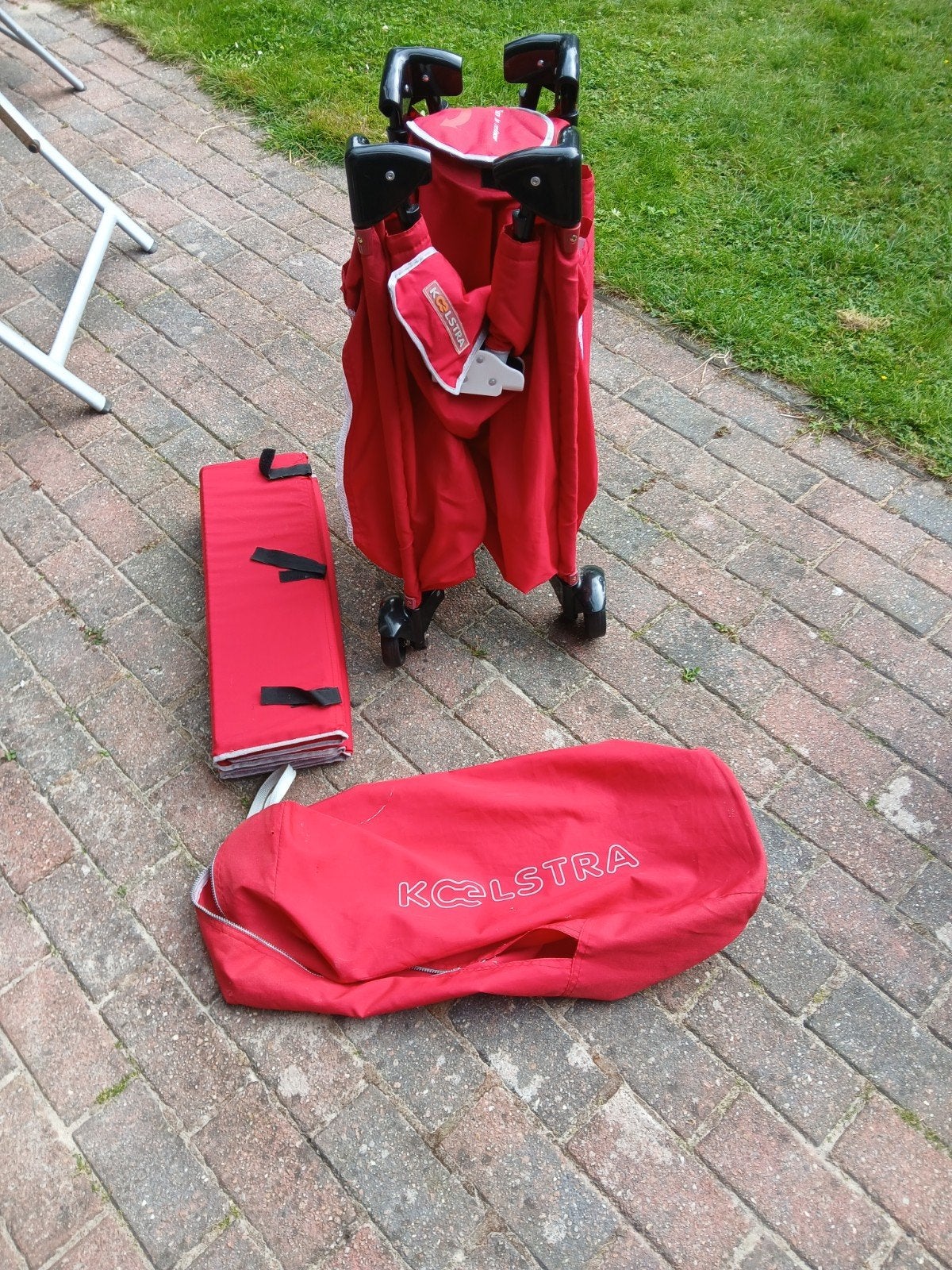 Koolstra Reisbedje Rood met Matras en Draagtas, Ophalen, Gebruikt, Reisbedje