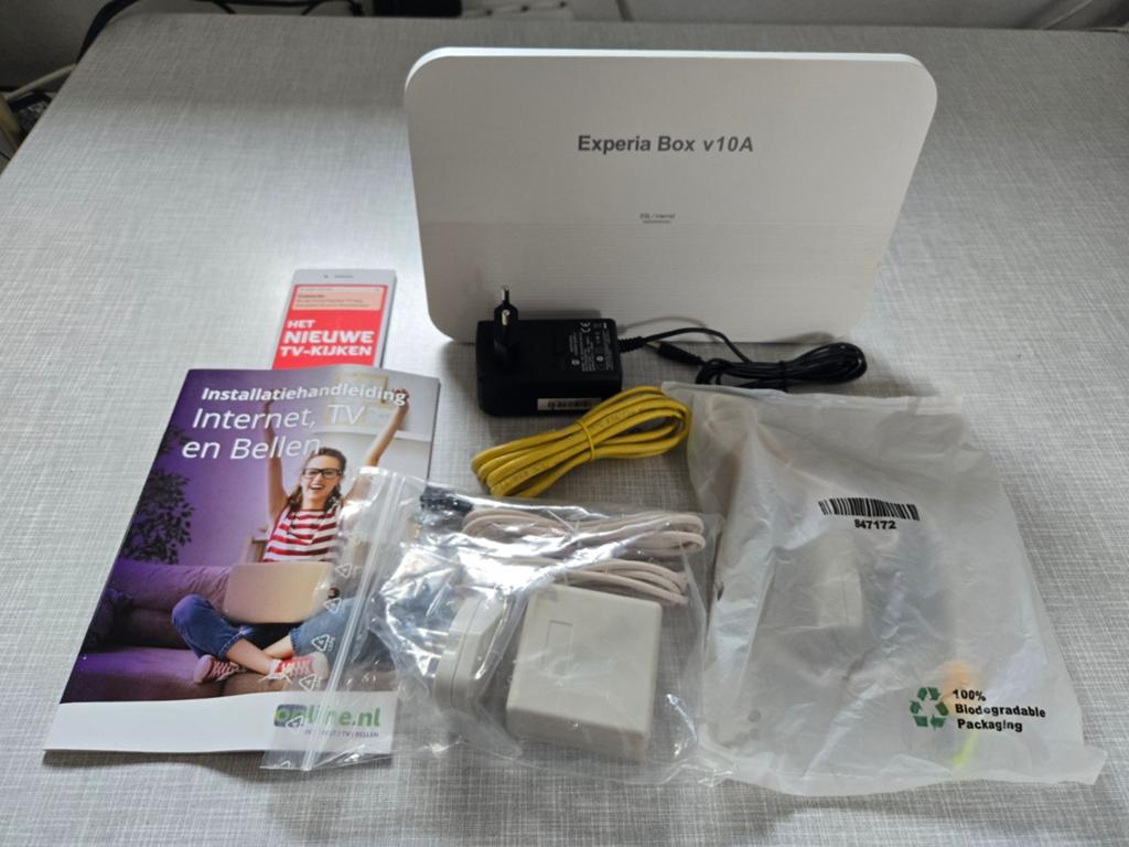 KPN Experia Box v10A Router/Modem - Compleet pakket, Computers en Software, Routers en Modems, Ophalen of Verzenden, Nieuw, Router met modem