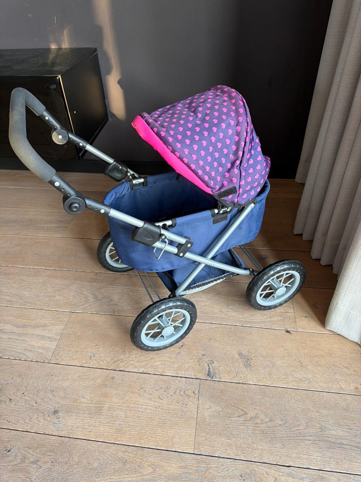 Leuke poppenwagen met hartjespatroon, Ophalen of Verzenden, Gebruikt, Kinderwagen, Overige merken