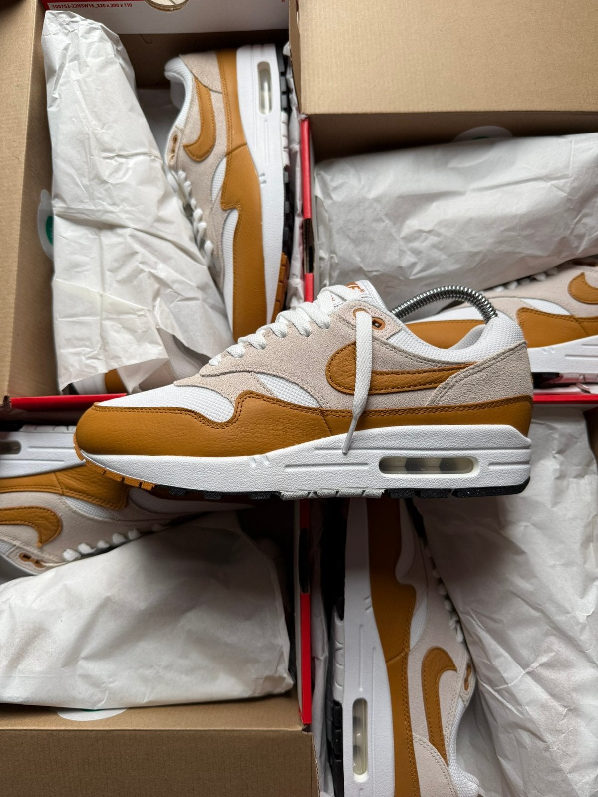 Nike Air Max 1 Bronze maat 40,5 Nieuw, Kleding | Heren, Schoenen, Bruin, Nieuw, Ophalen of Verzenden, Sneakers of Gympen