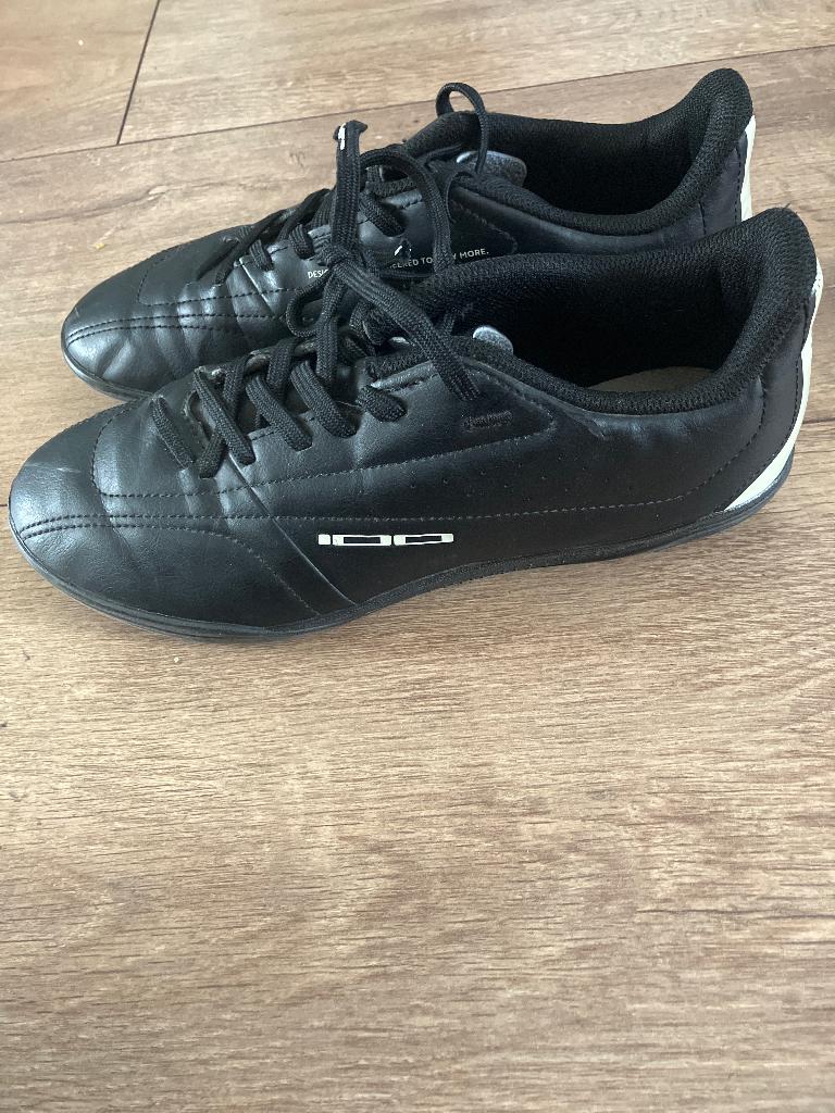 Zaalvoetbalschoenen, Kipsta, Ophalen of Verzenden, Gedragen, Sportschoenen