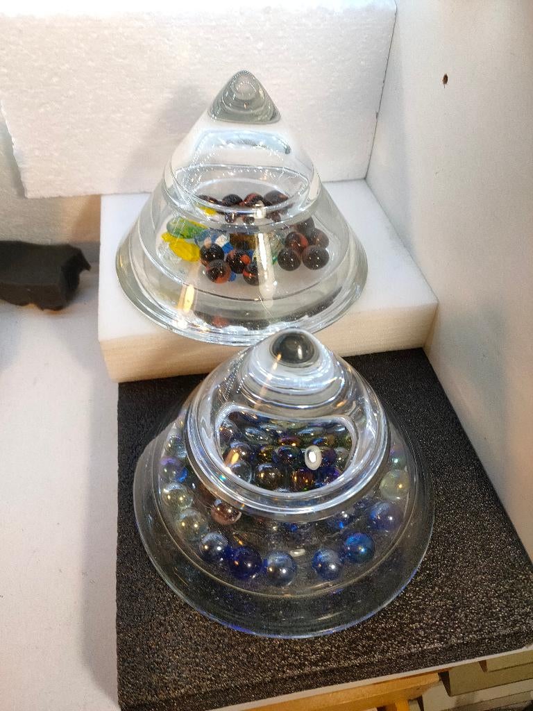 2 x GLAZEN  Potten - Piramide vorm - 1,5 kilo p.st., Ophalen of Verzenden, Zo goed als nieuw, Glas, Modern