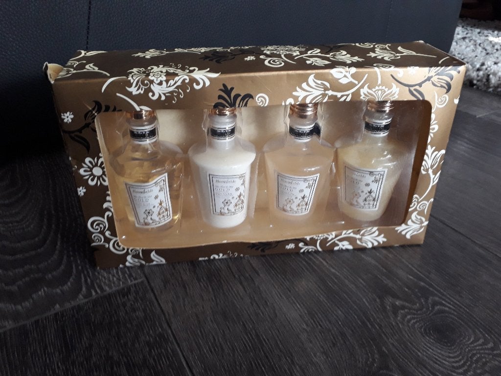 Bloomfields cadeauset, Ophalen of Verzenden, Nieuw, Bodylotion, Crème of Olie