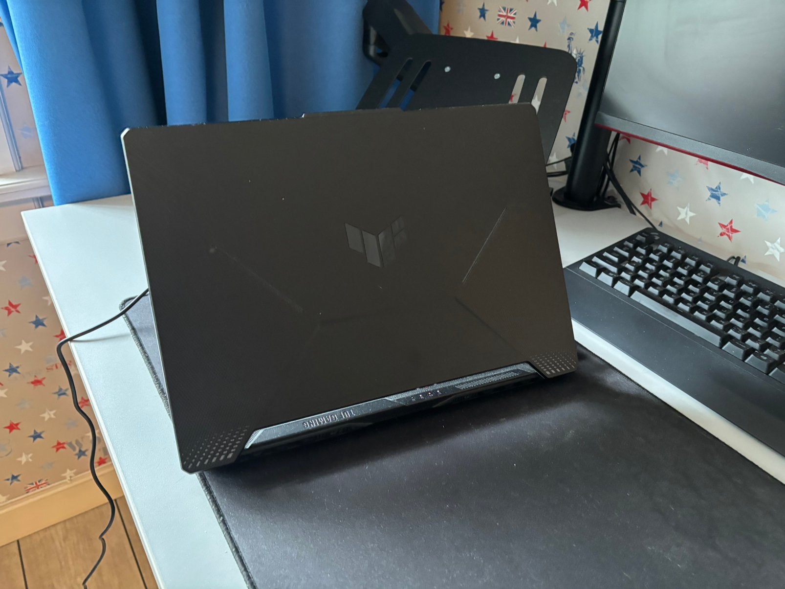 Foto 3 van ASUS TUF Gaming A15 – Ryzen 7 / RTX 3050 / 16GB / 512GB SSD