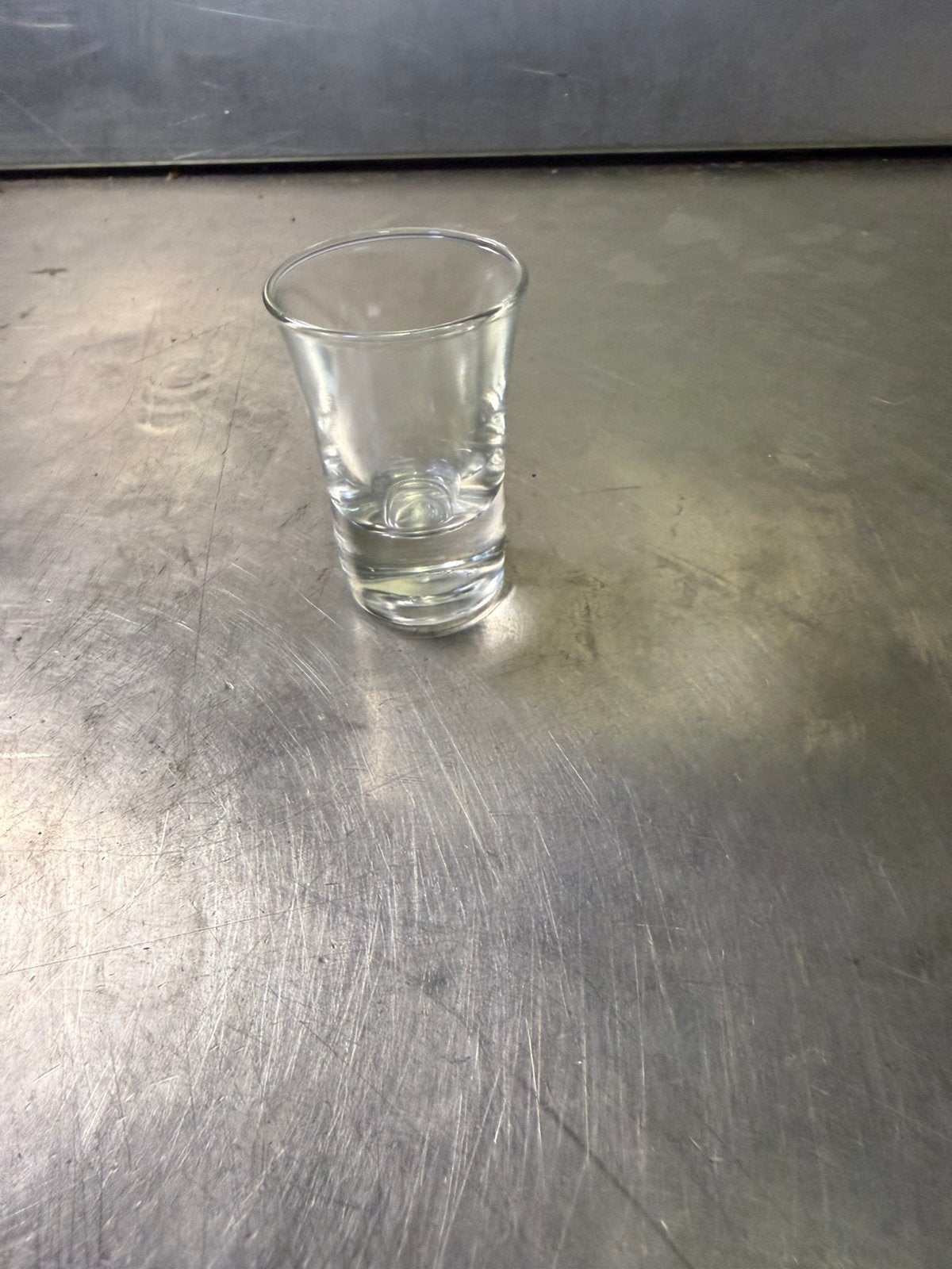 33 shot glaasjes nieuw in doos, Verzamelen, Glas en Borrelglaasjes, Ophalen, Zo goed als nieuw, Borrel- of Shotglas