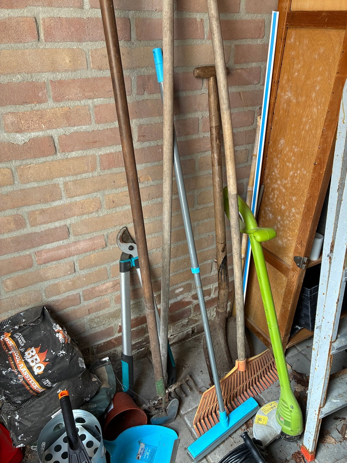 Diverse tuingereedschap en grasmaaier te koop, Ophalen, Gebruikt, Hark