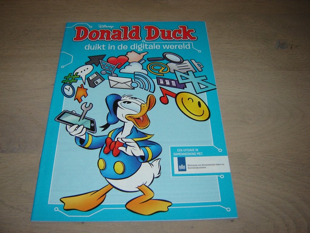 DONALD DUCK MINISTERIE 2019 !!, Eén stripboek, Ophalen of Verzenden, Zo goed als nieuw