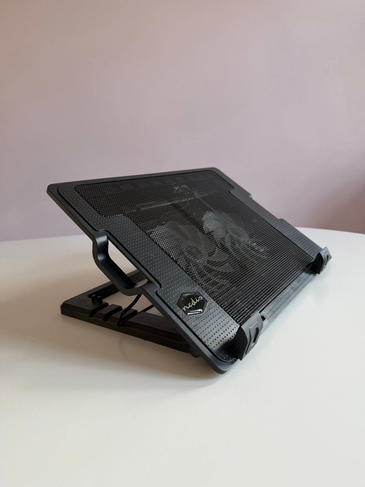 Nedis Notebook Cooler / Laptopstandaard NBCR200BK, Computers en Software, Ophalen of Verzenden, Zo goed als nieuw, In hoogte verstelbaar