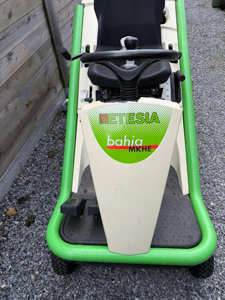 Zitmaaier etesia, Tuin en Terras, Ophalen, Zo goed als nieuw