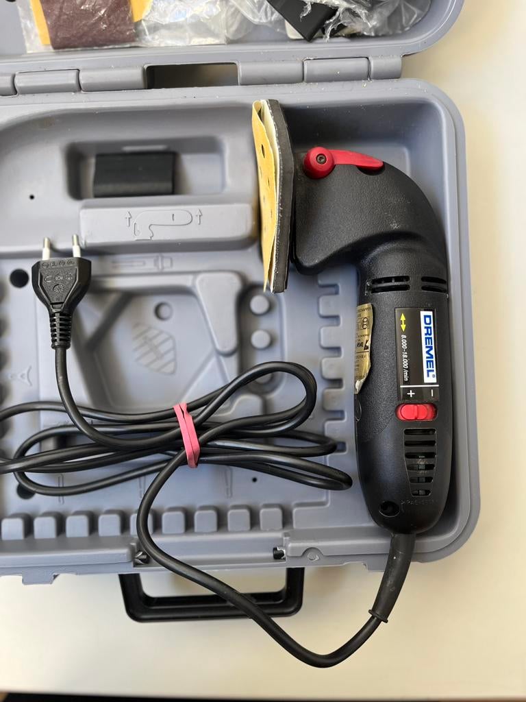 Dremel schuurmachine kleine, Ophalen of Verzenden, Zo goed als nieuw, Minder dan 600 watt, Vlakschuurmachine