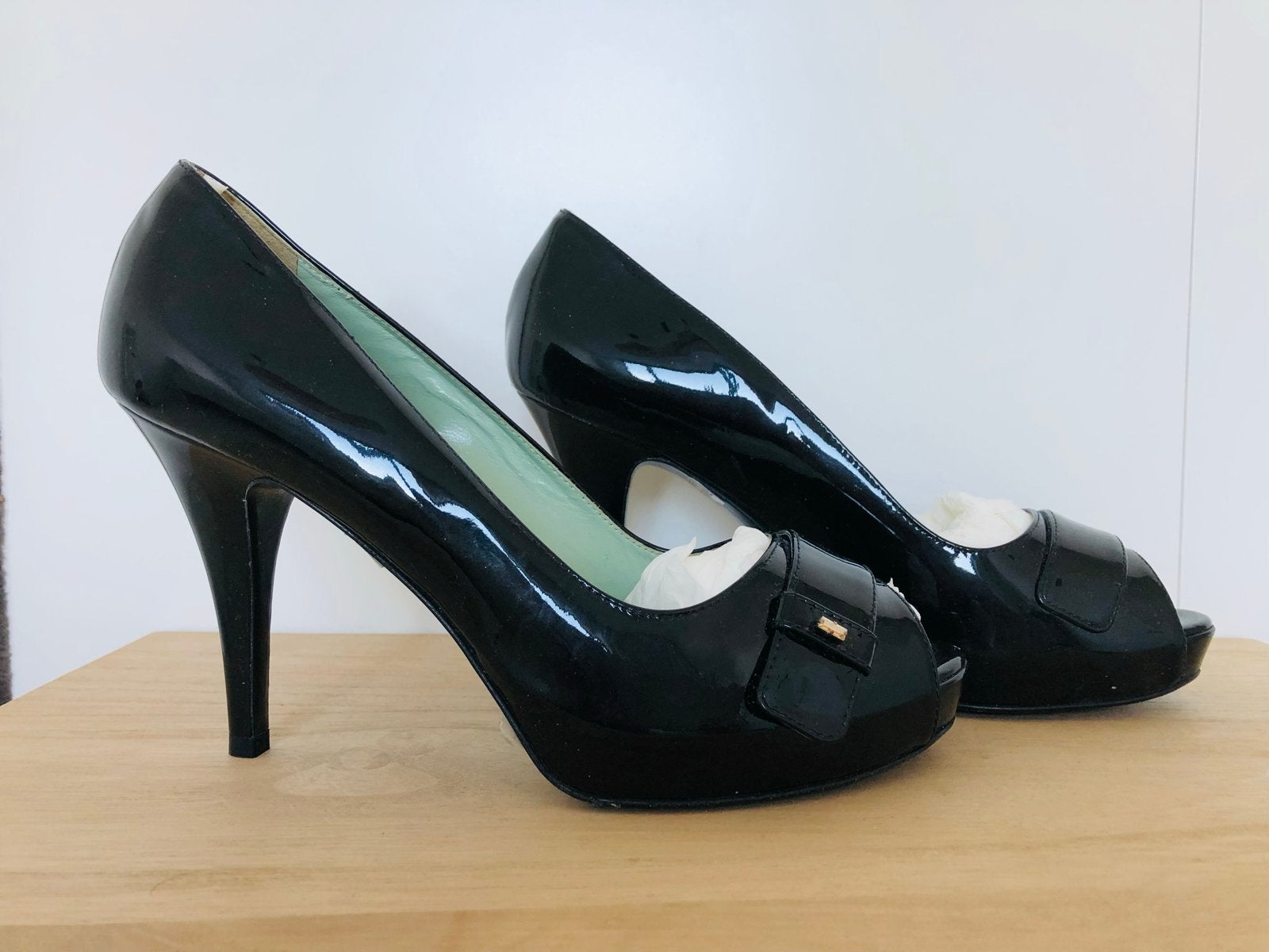 Zwarte lakleren peep-toe pumps Max Mara, Pumps, Zwart, Nieuw, Ophalen of Verzenden