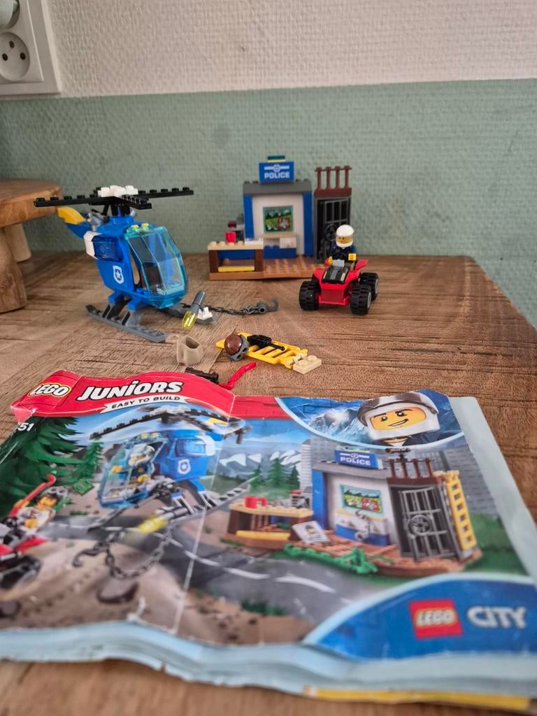 Lego Juniors 10751 politieachtervolging (mist stukjes), Lego, Ophalen of Verzenden, Complete set, Inclusief instructies