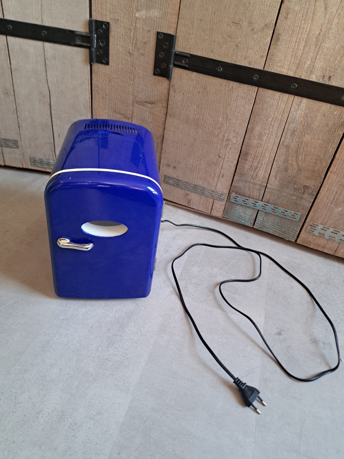 Compacte mini koelkast (koelen blikjes drinken of make-up), Ophalen, Minder dan 75 liter, Zonder vriesvak, Gebruikt