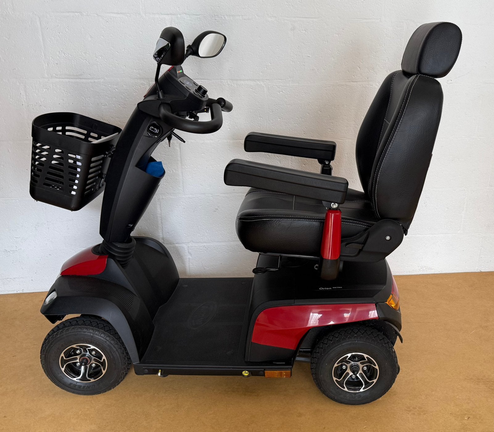 Zeer mooi Scootmobiel invacare metro orion 3jr oud, Ophalen, 46 km of meer, 11 t/m 15 km/u, Invacare
