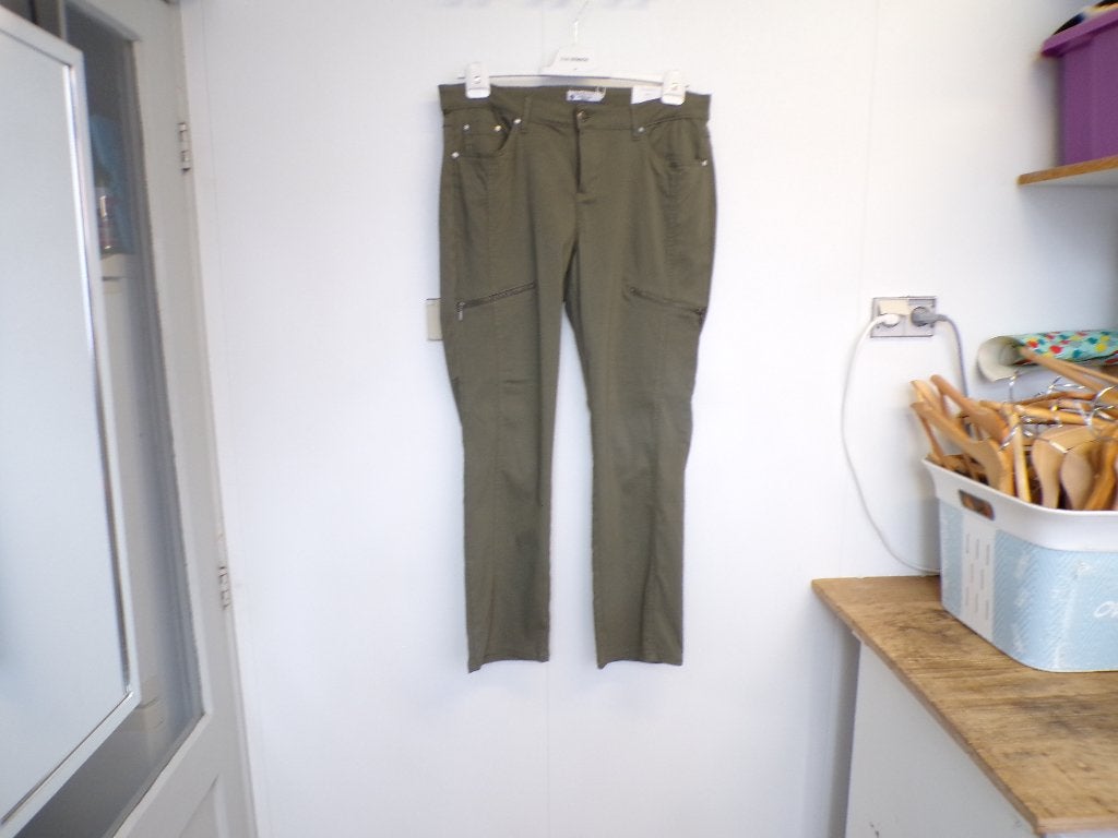 Leuke legergroene broek Zhenzi maat 44 nieuw!, Zhenzi, Nieuw, Ophalen of Verzenden, Nvt