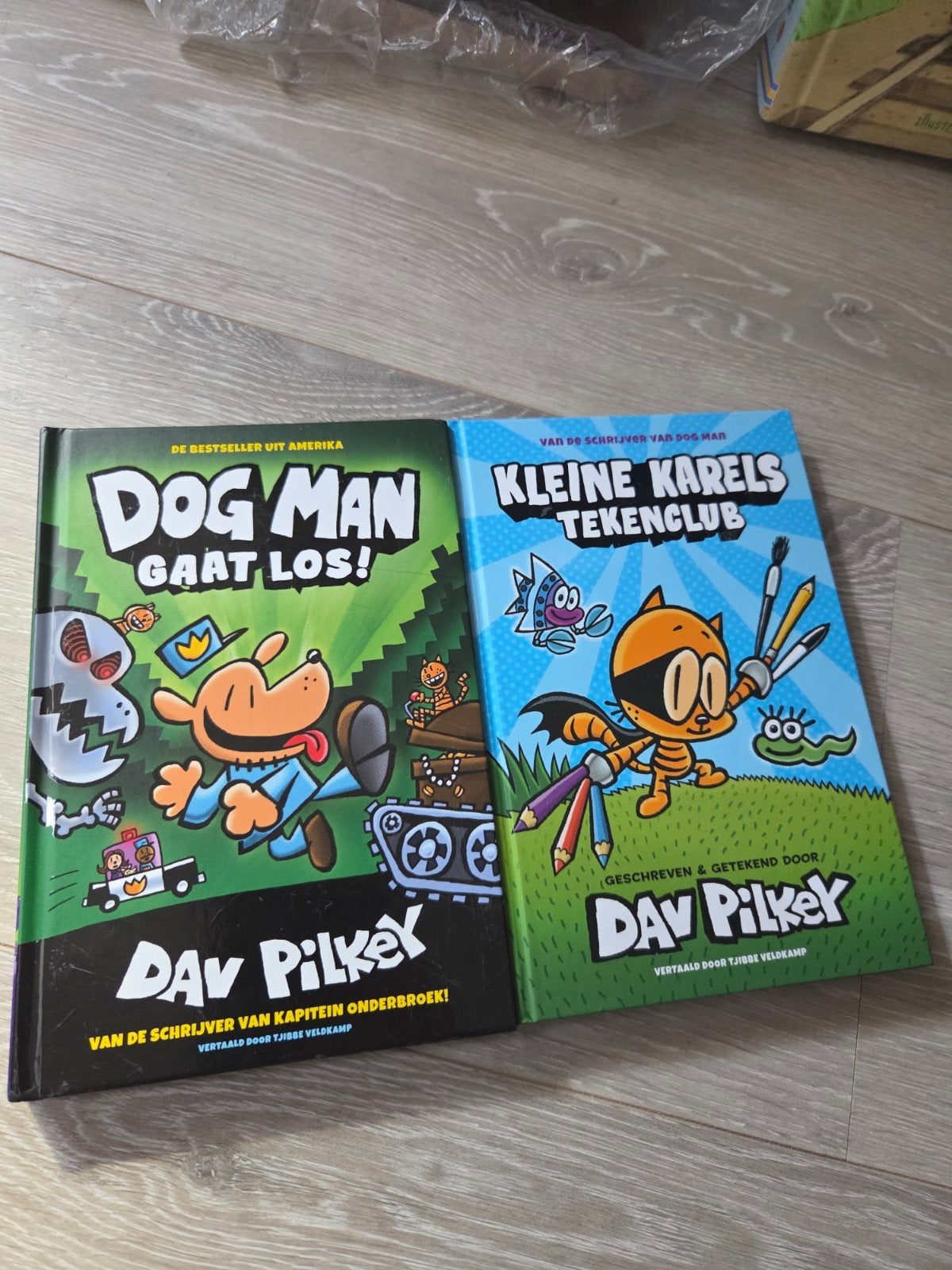 Dogman + Kleine Karels tekenclub, Ophalen of Verzenden, Zo goed als nieuw