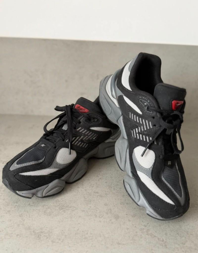 New Balance 9060 zwart/wit – maat 40 – zo goed als nieuw, Zwart, New Balance, Ophalen of Verzenden, Sneakers of Gympen