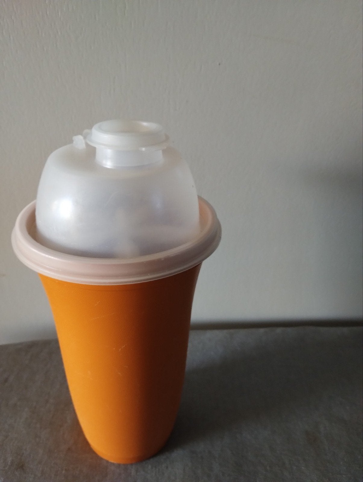 Tupperware oranje shaker, 500 ml, Oranje, Ophalen of Verzenden, Zo goed als nieuw