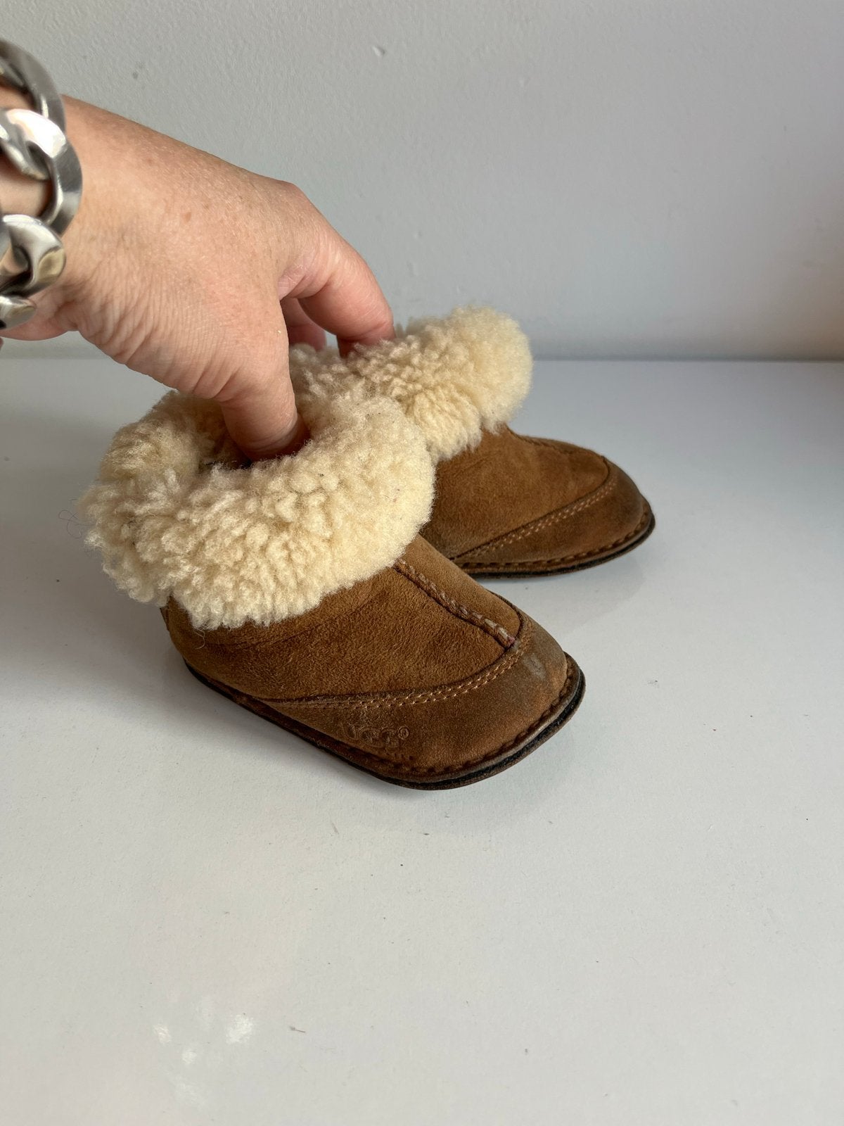 Ugg slofjes voor baby's - Maat 19, Ophalen of Verzenden, Gebruikt, Jongen of Meisje, Laarzen