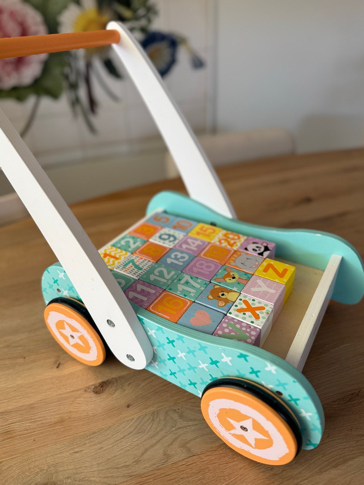 Houten loopwagen met blokken van Studio Circus, Ophalen of Verzenden, Gebruikt, Overige typen, Met wieltjes