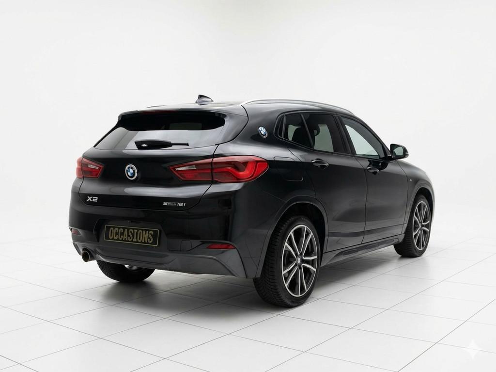 BMW X2 SDrive18i High Executive LEDER M-SPORT AUTOMAAT!, Gebruikt, Euro 6, Lichtsensor, Zwart