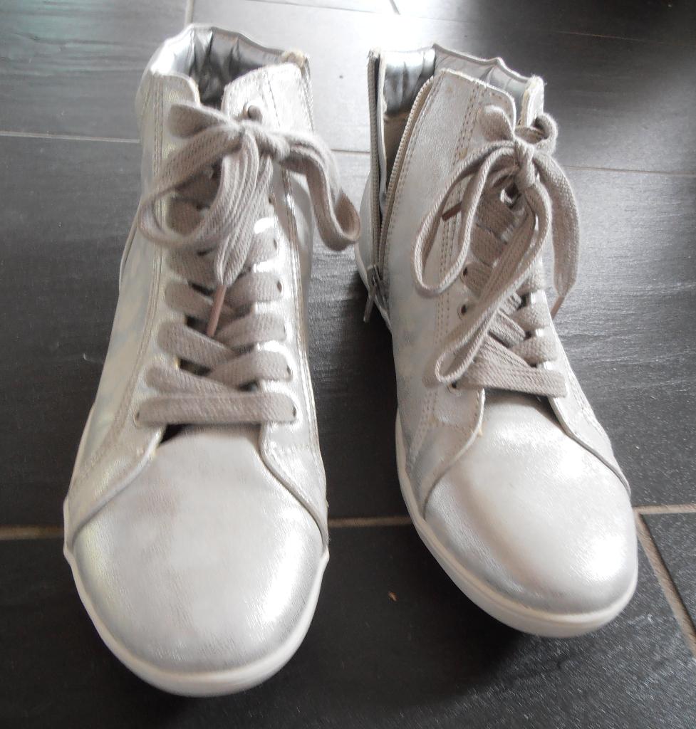 hoge schoenen maat 38, Kleding | Dames, Schoenen, Emilio Luca X, Overige kleuren, Ophalen of Verzenden, Sneakers of Gympen