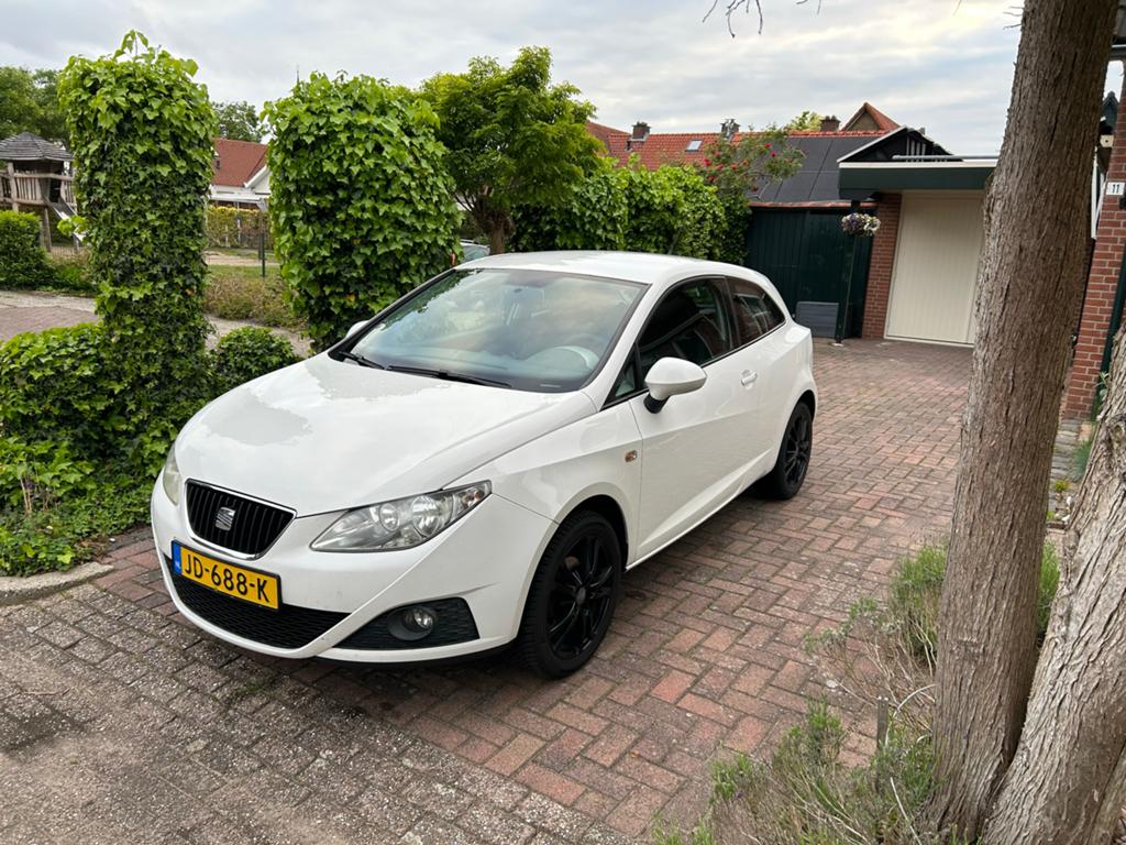 Seat Ibiza 1.2  2009 69PK Wit, Voorwielaandrijving, 31 €/maand, 1198 cc, Handgeschakeld