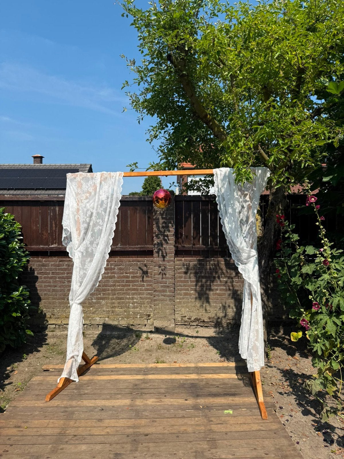 Massief houten prieel, ideaal voor bruiloften en feesten, Hobby en Vrije tijd, Feestartikelen, Ophalen of Verzenden, Gebruikt