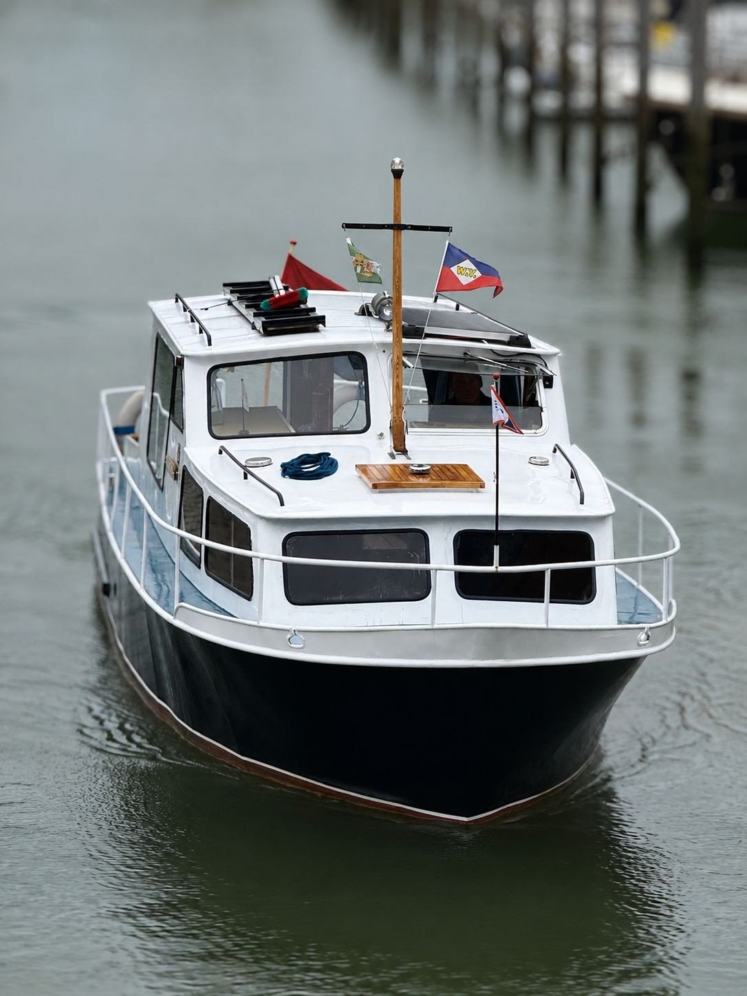Nette stalen motorboot, ideaal voor vaarvakanties, Watersport en Boten, Staal, Zonnepaneel, Gebruikt, Binnenboordmotor