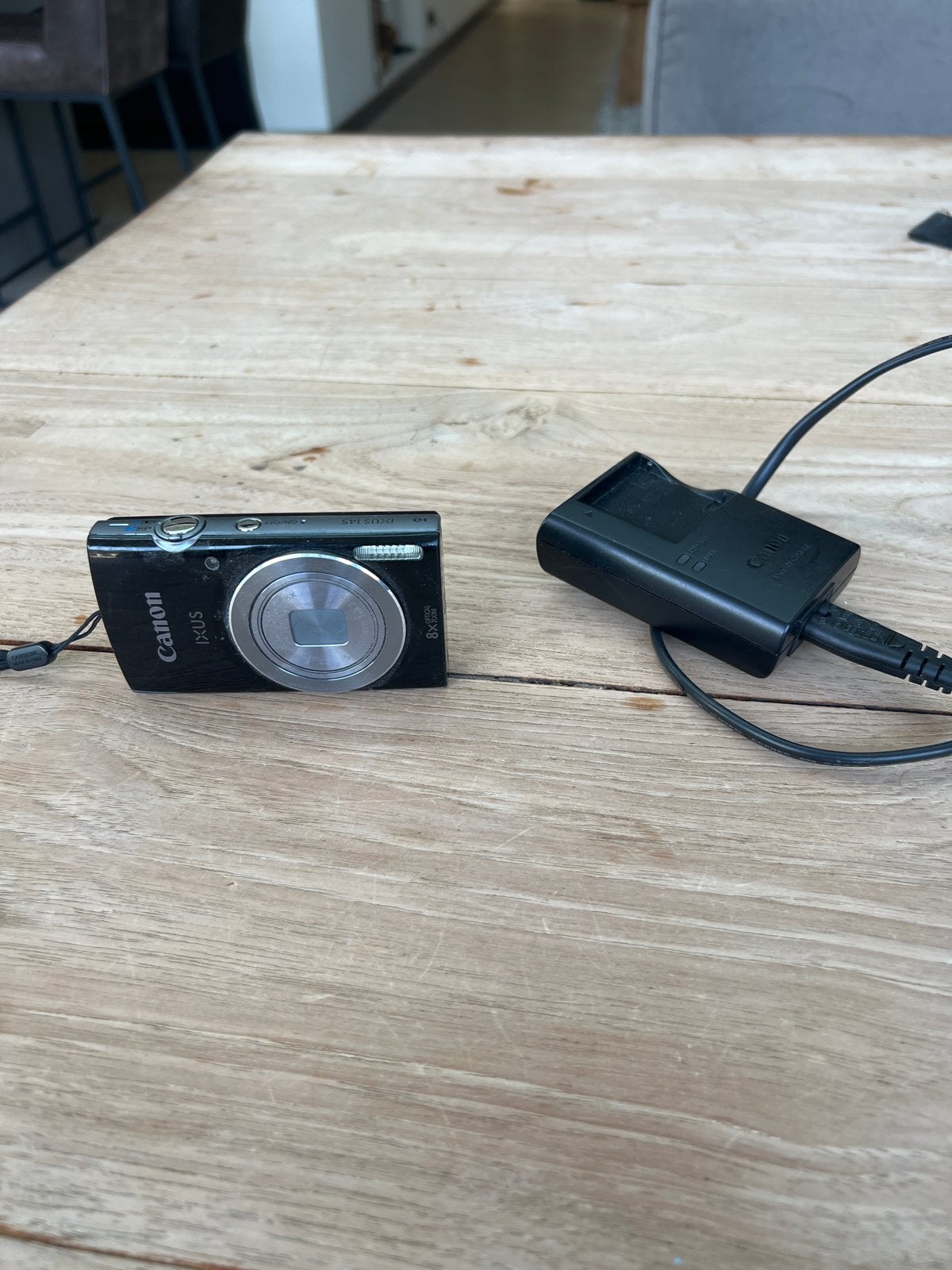 Canon IXUS Compactcamera - Zwart, 8x optische zoom, Ophalen, Gebruikt, Canon, Oplader
