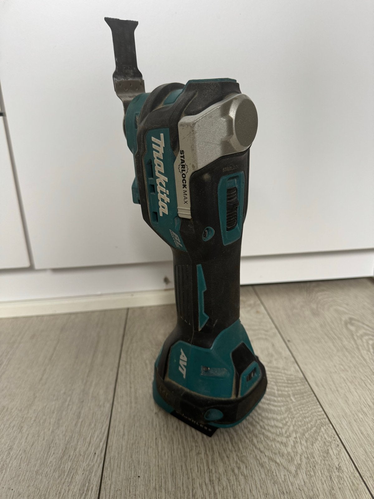 Makita DTM52 18V Multitool - Zo goed als nieuw, Doe-het-zelf en Verbouw, Gereedschap | Handgereedschap, Ophalen of Verzenden, Zo goed als nieuw