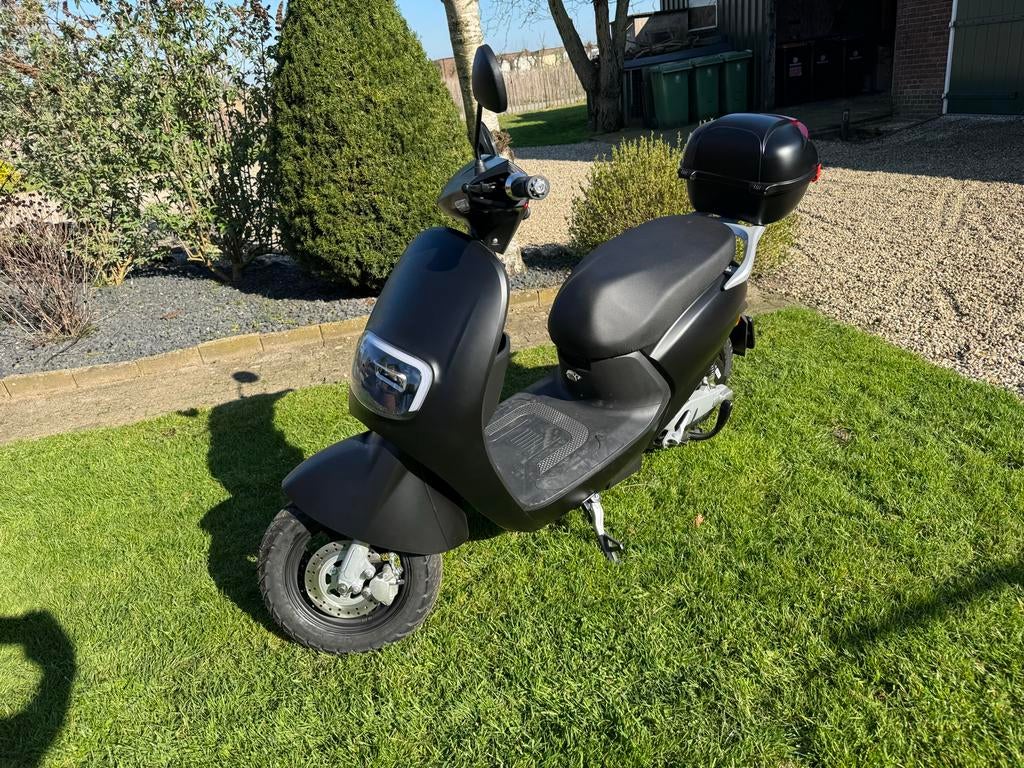 Elektrische scooter, Fietsen en Brommers, Brommeronderdelen | Scooters, Ophalen, Zo goed als nieuw, Overige typen, Overige merken