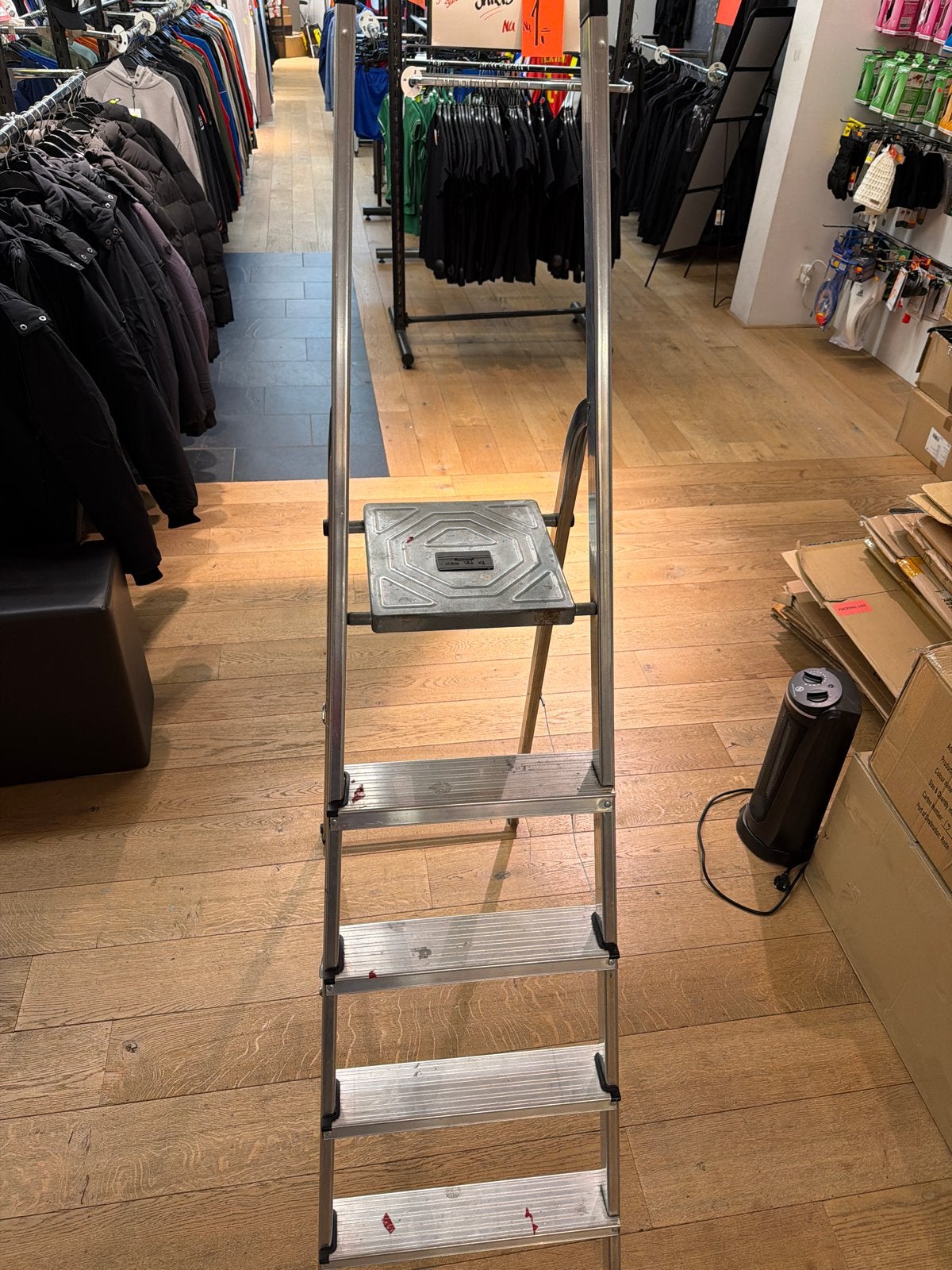 Stevige trap met 5 treden en platform, Doe-het-zelf en Verbouw, Ophalen, Gebruikt, Trap, Opvouwbaar of Inschuifbaar