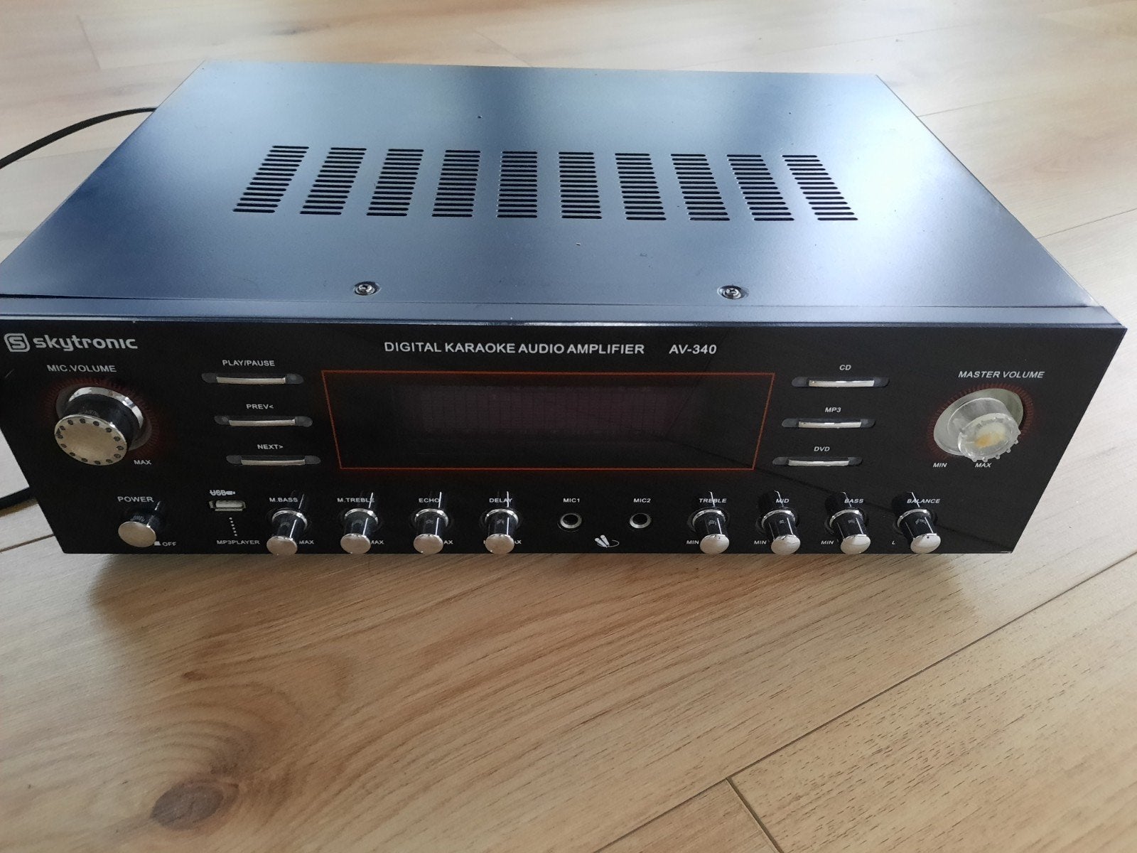 Skytronic versterker, Ophalen of Verzenden, 120 watt of meer, Overige merken