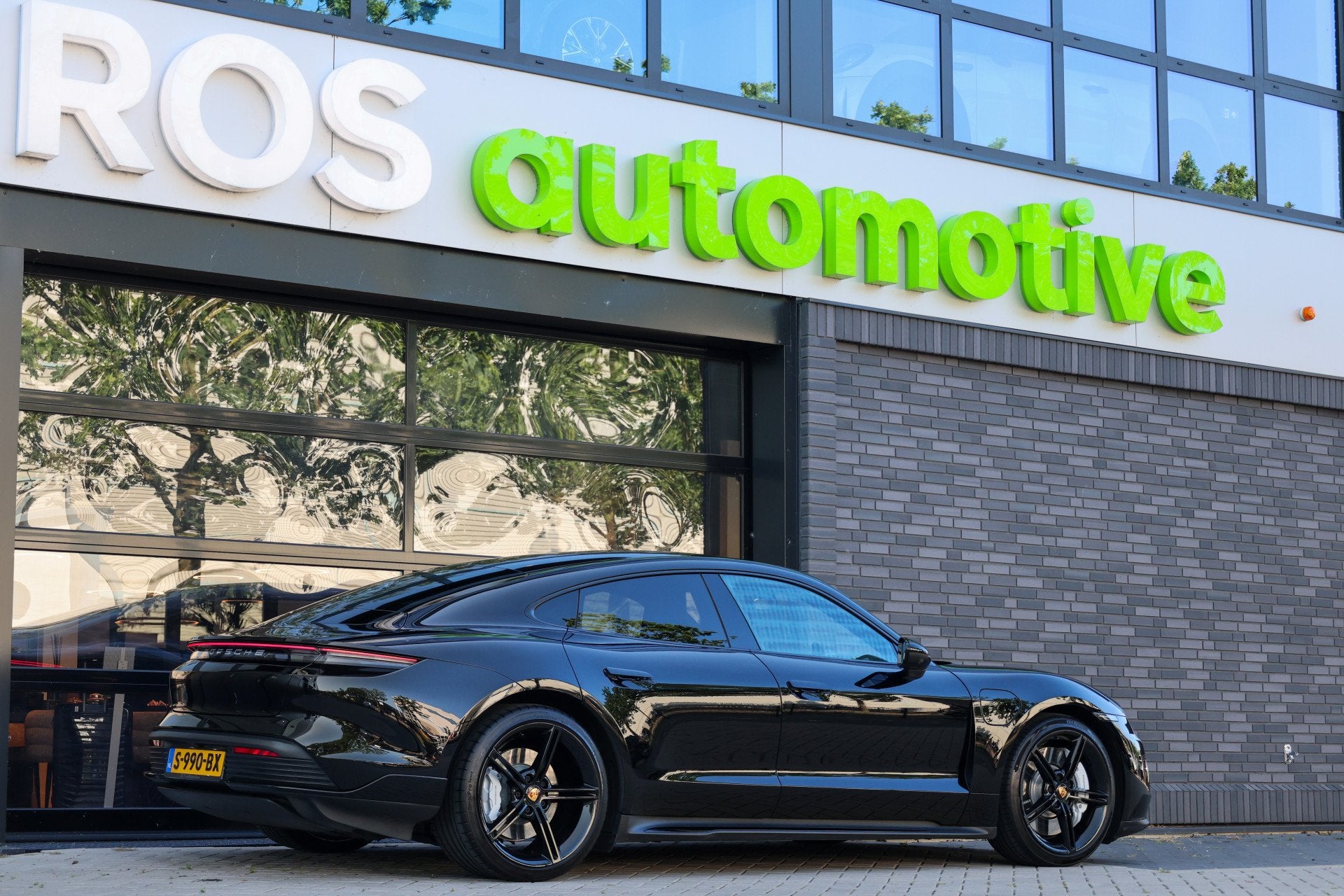 Porsche Taycan