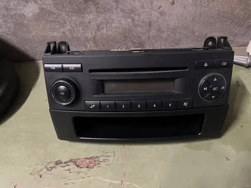 Originele Mercedes-Benz autoradio met cd-speler – werkend, Ophalen of Verzenden, Gebruikt