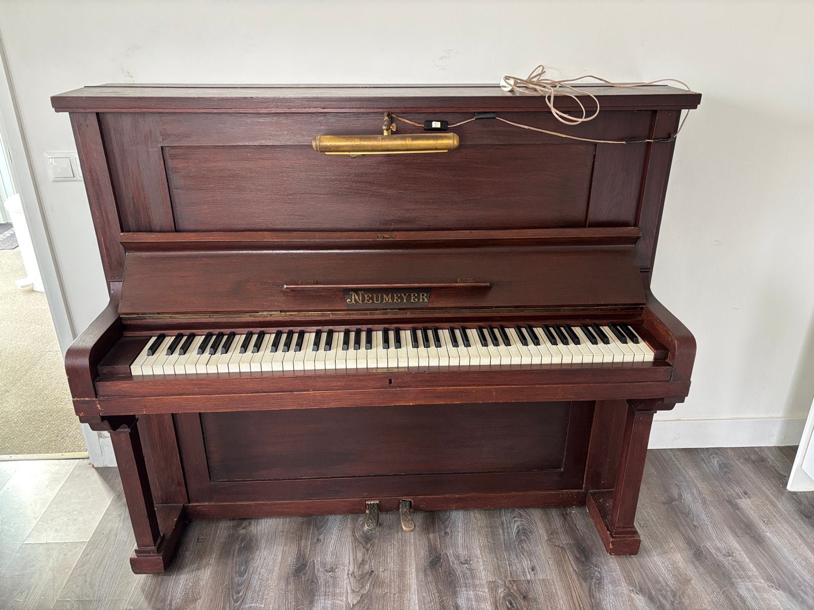 Neumeyer Piano - Klassiek model, Muziek en Instrumenten, Ophalen, Gebruikt, Bruin, Piano