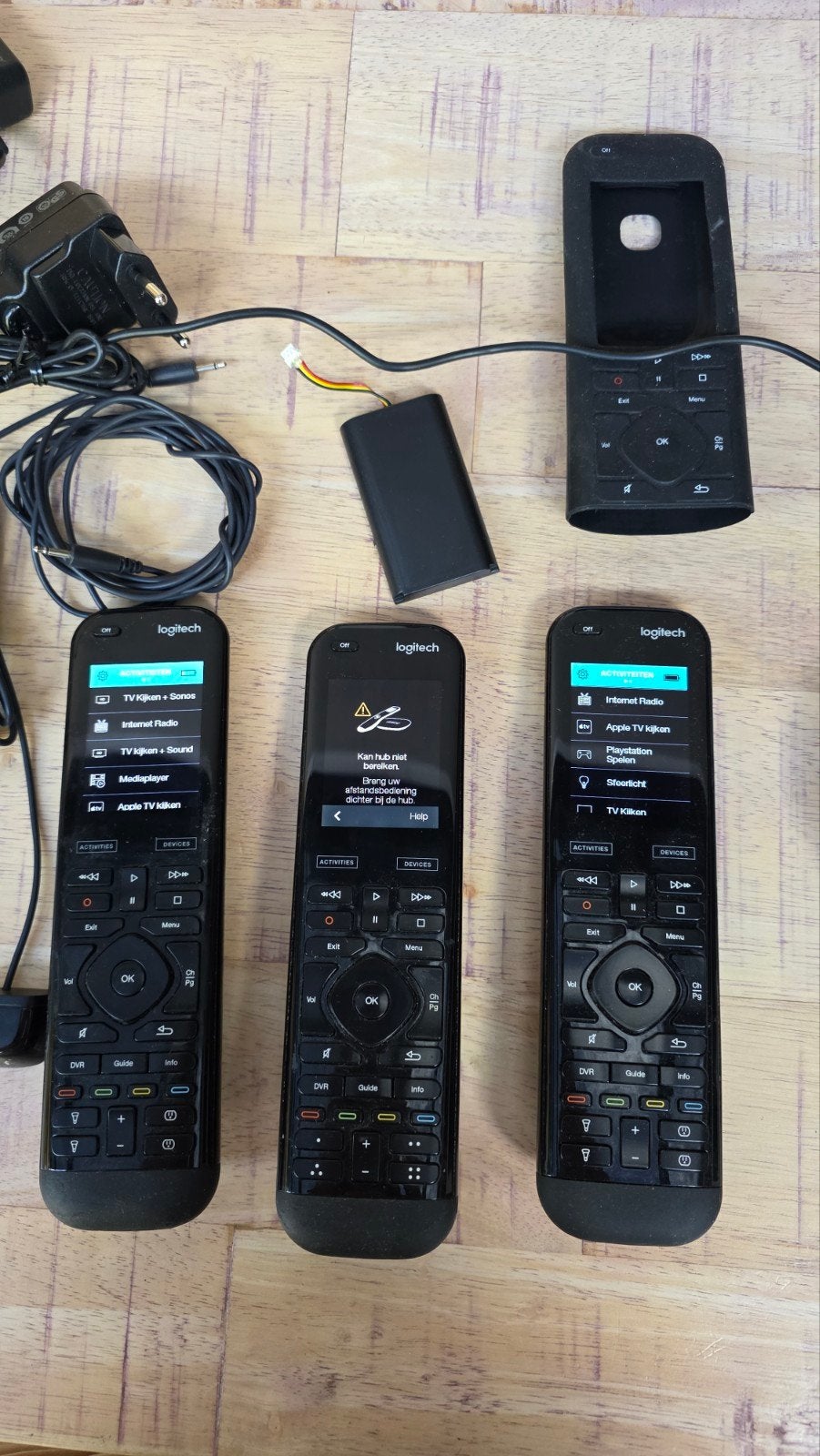 Logitech Harmony Hub met 3x Harmony 950 + accessoires, Game console, Gebruikt, Ophalen of Verzenden, Origineel