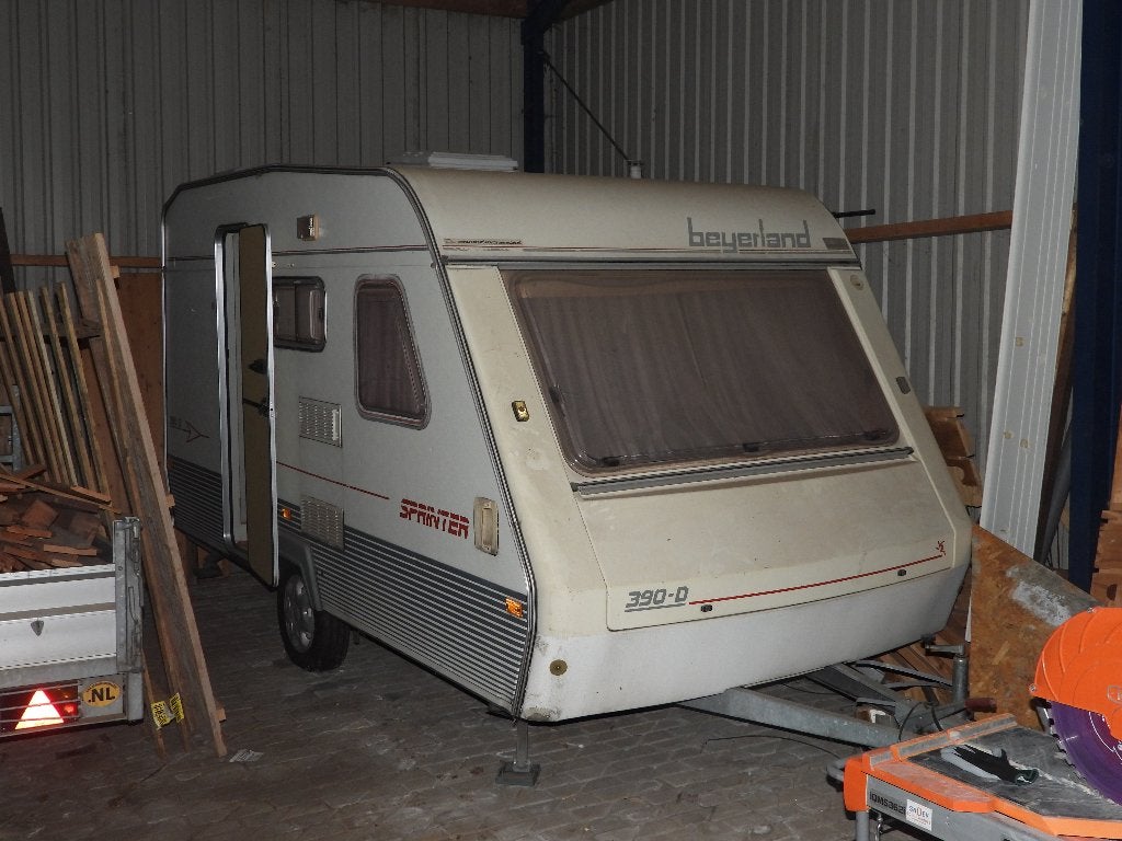 Caravan, Particulier, 500 - 750 kg, Rondzit