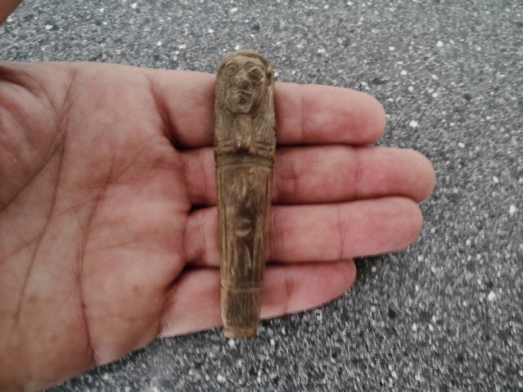 Curiosa aardewerk Anubis sarcofaag deksel Egypte 8cm 1970, Steen/keramiek, Bruin, Ophalen of Verzenden, Gesneden